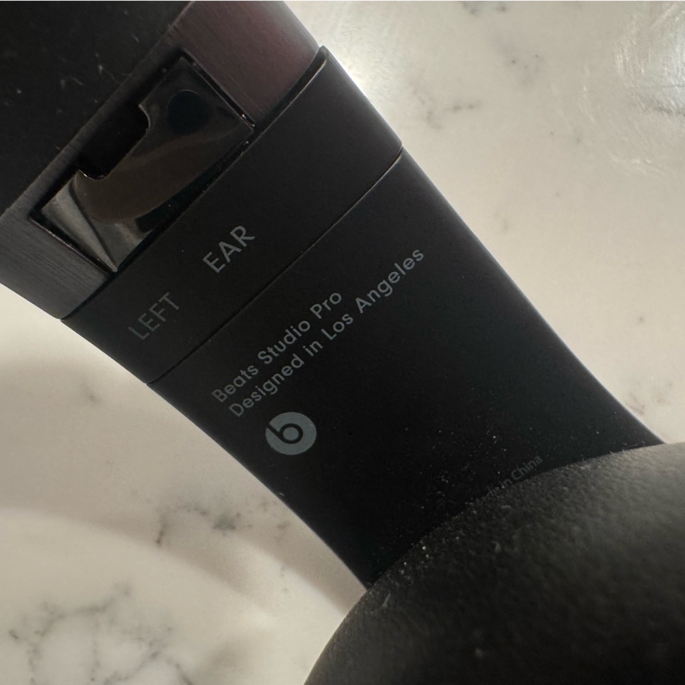 BEATS Studio Pro - Picture 3 of 6